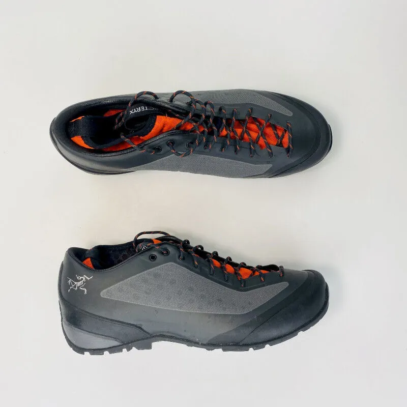 Arc'teryx Acrux FL M Second-Hand Trekking Shoes for Men - Gray - Size 43.1/3