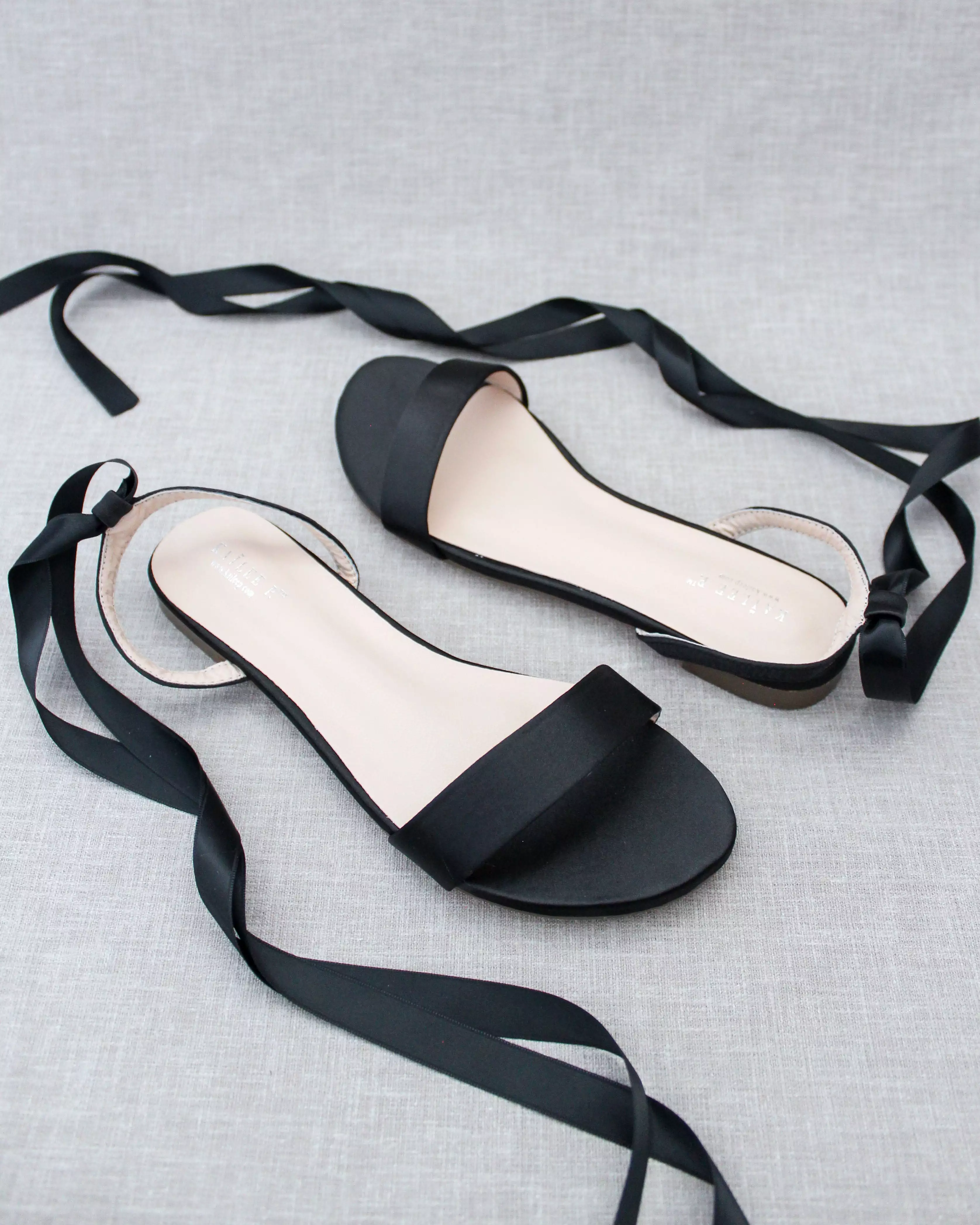 Black Flat Sandal with Lace Up: Ballerina Style