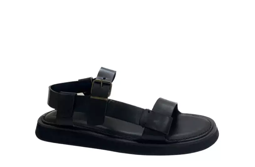 Black leather sandals fortissimo