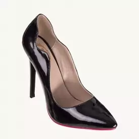 Black stiletto shoes