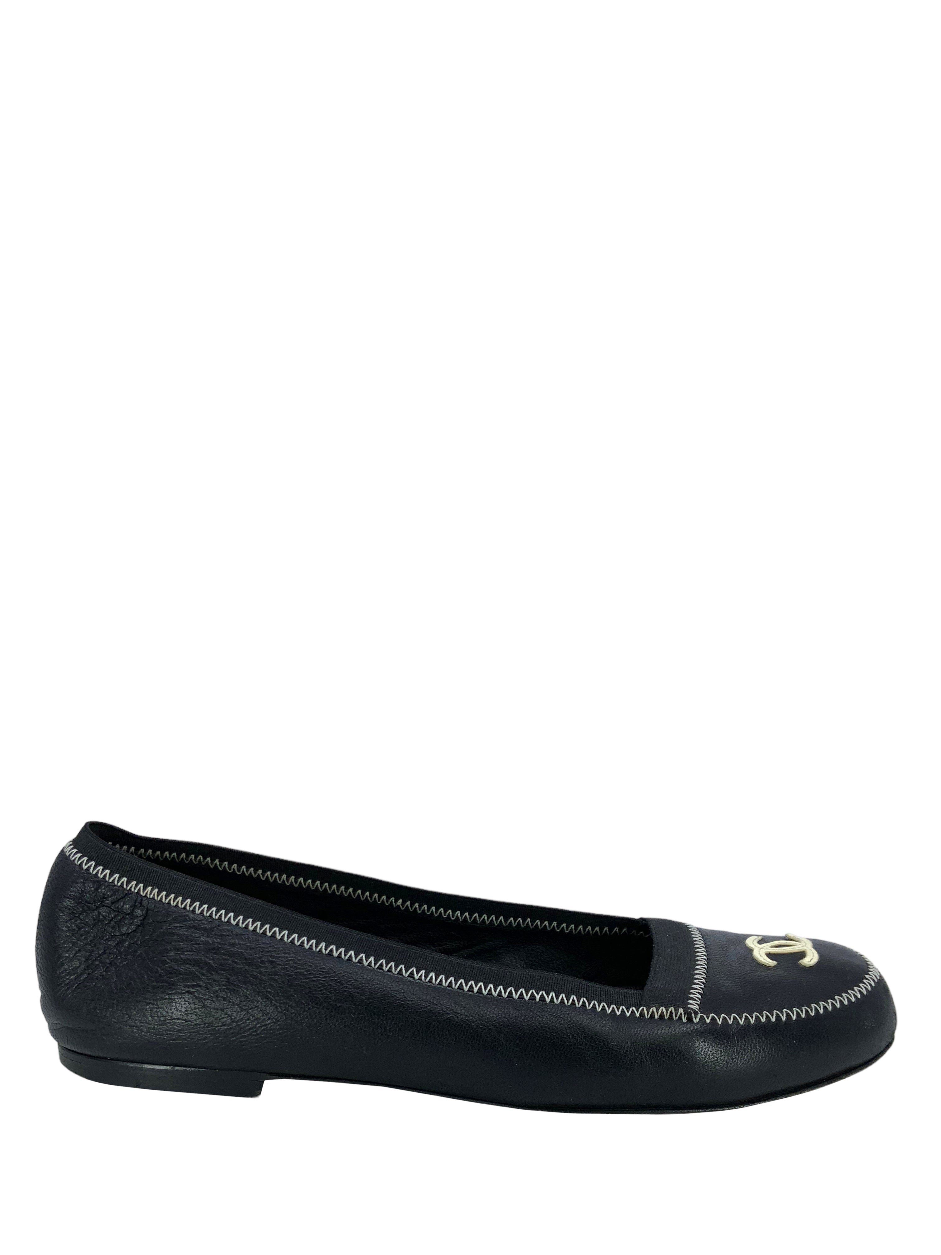 CHANEL 9 Size Leather Ballet Flats with CC Logo