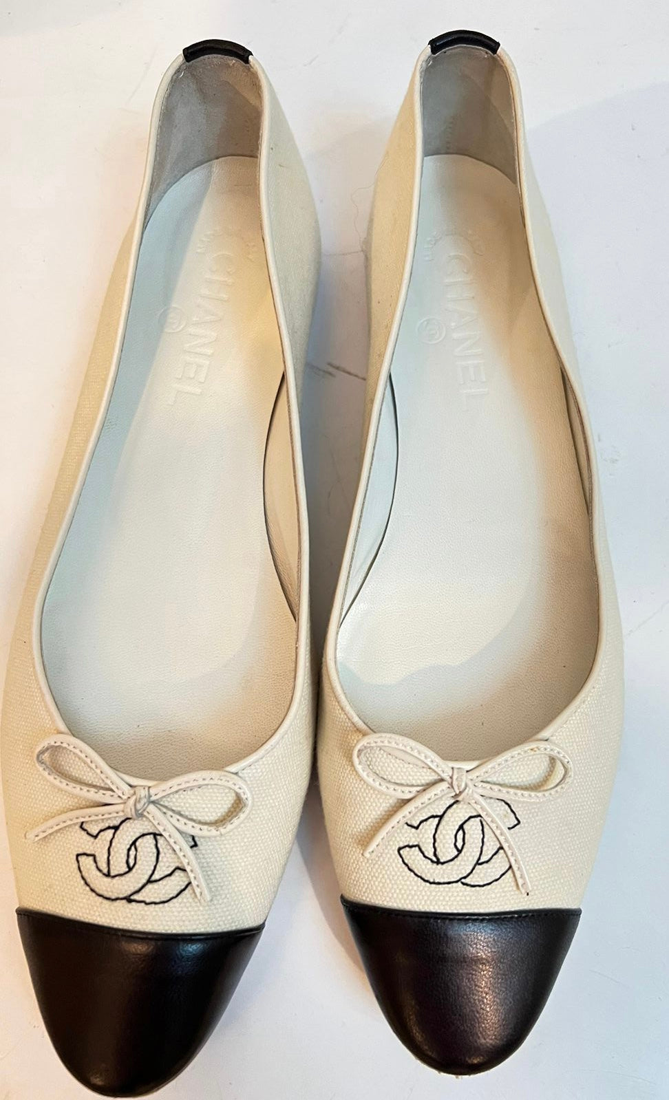 Chanel Ballerina Flats - Ivory and Black Canvas CC Shoes - EU 39.5 US 8.5