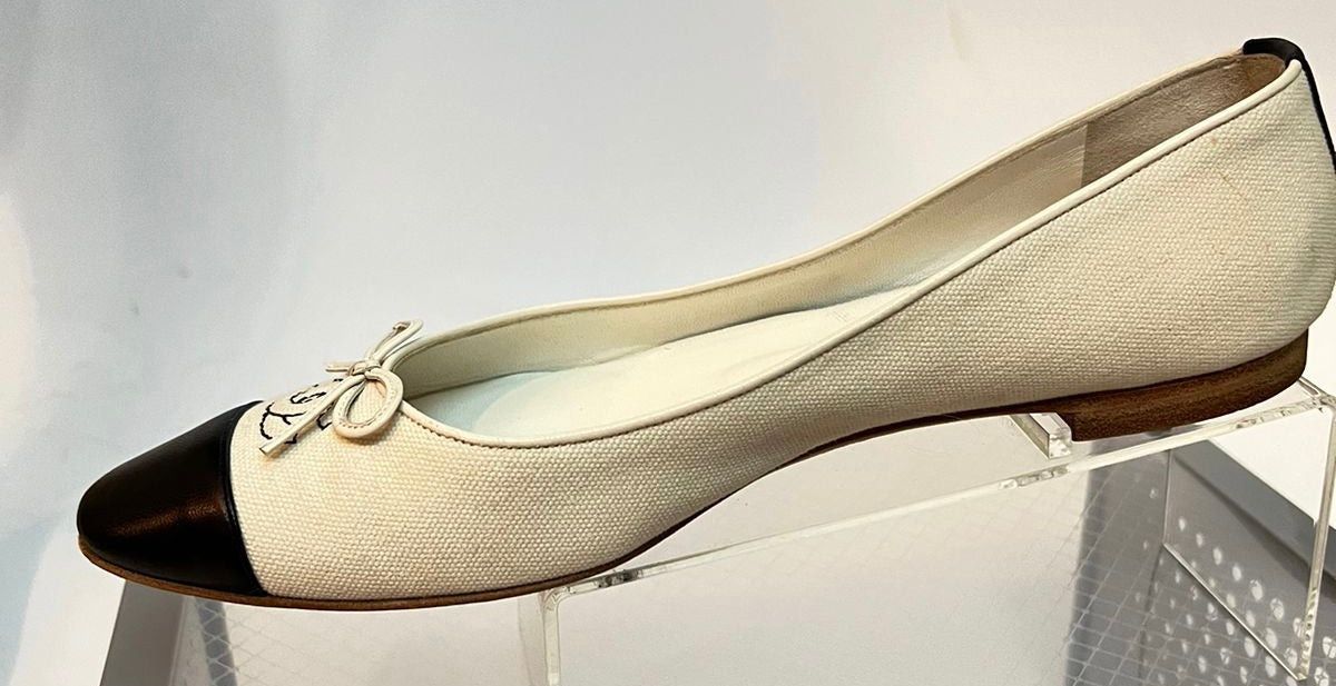 Chanel Ballerina Flats - Ivory and Black Canvas CC Shoes - EU 39.5 US 8.5