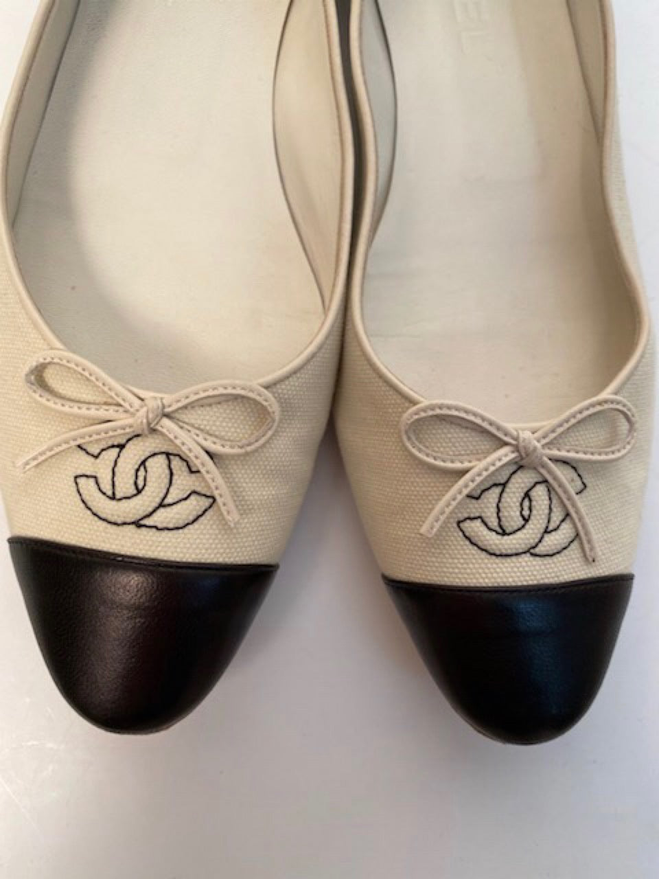 Chanel Ballerina Flats - Ivory and Black Canvas CC Shoes - EU 39.5 US 8.5