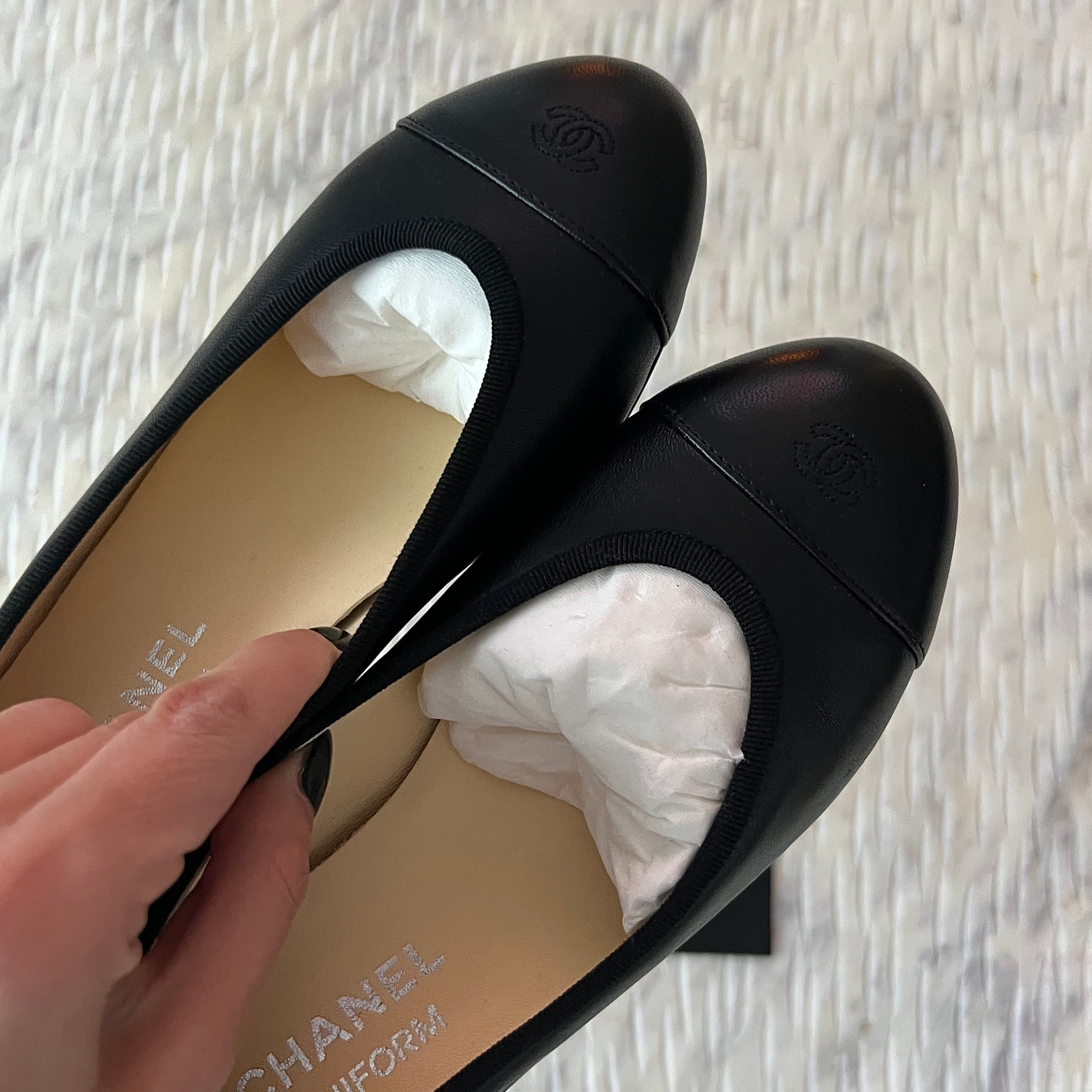 Chanel ballet flats CC