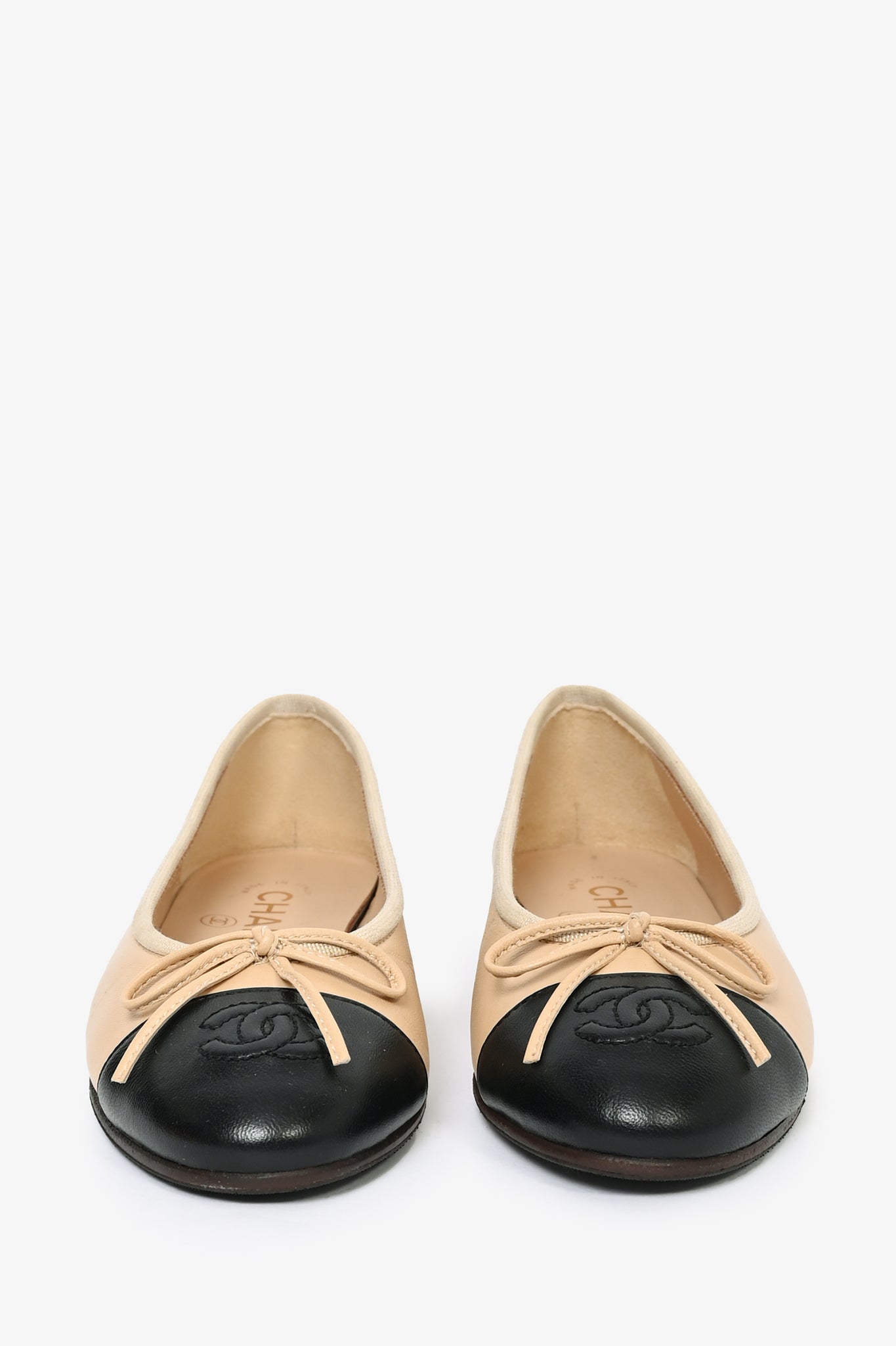 Chanel Beige Black Leather CC Ballet Flats Size 34