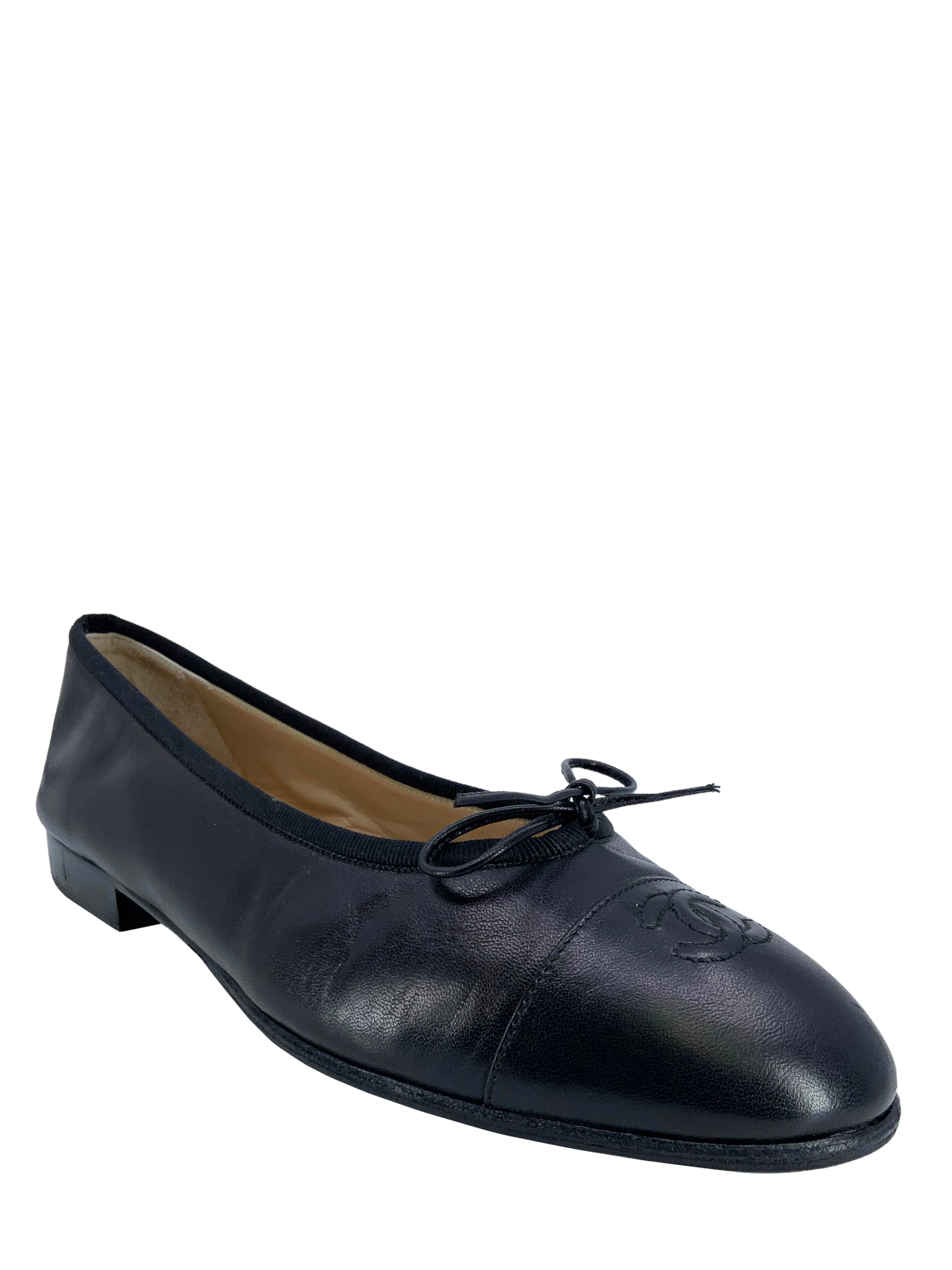 Chanel cap toe lambskin leather ballet flats - size 10.5