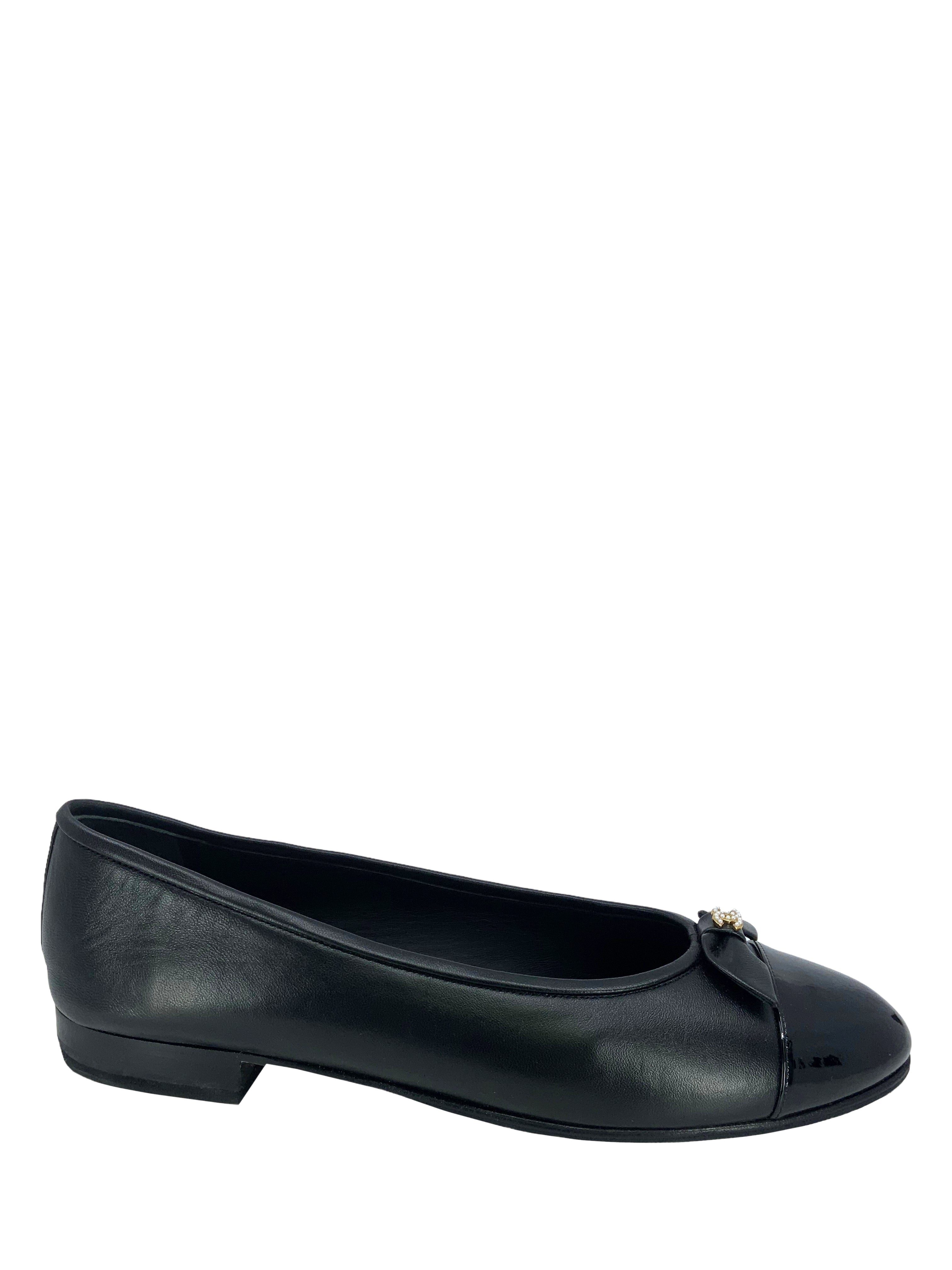 Chanel Cap Toe Lambskin Leather Ballet Flats Size 11 - 23P CC