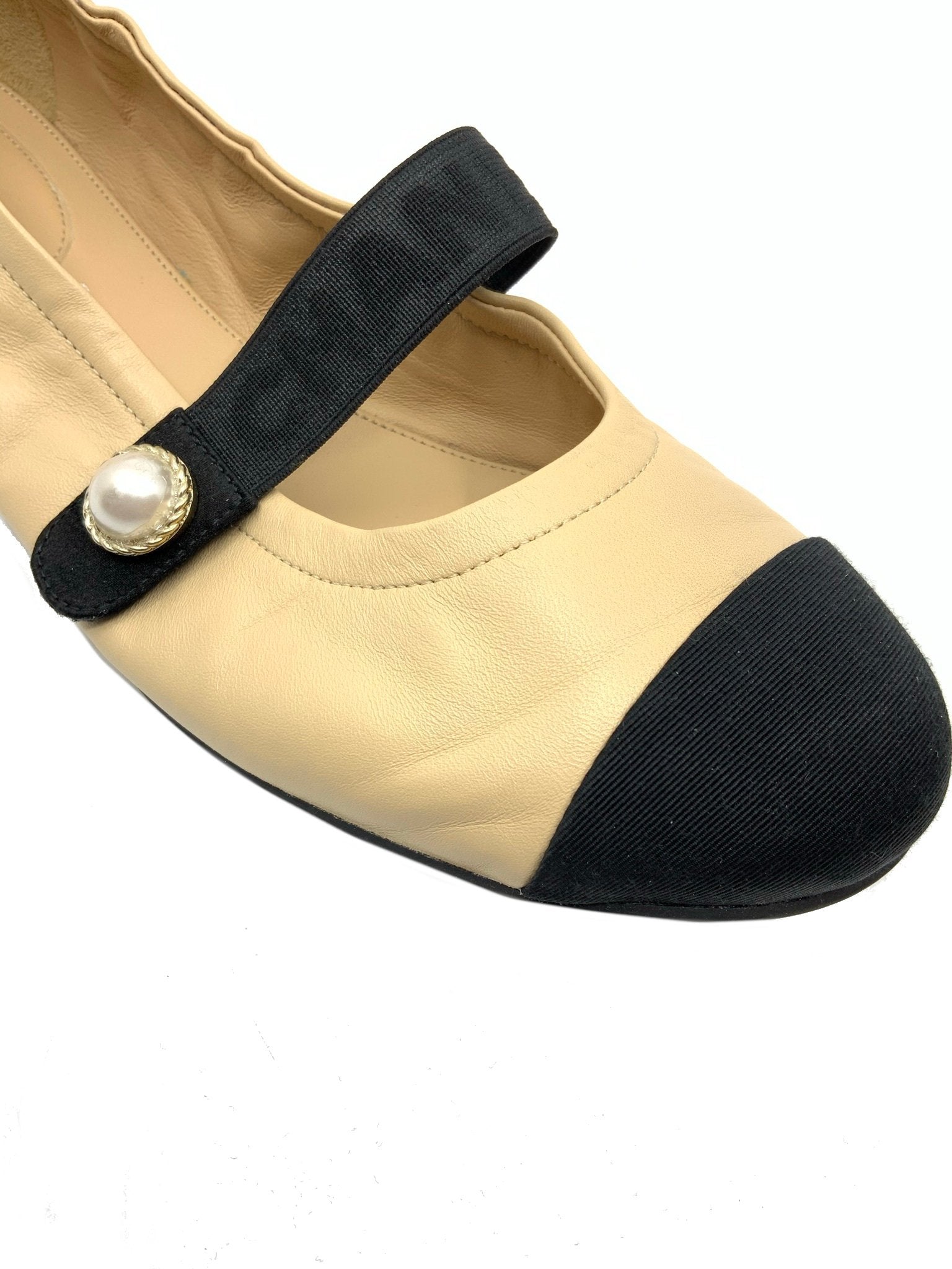 Chanel Lambskin Ballet Flats Size 9