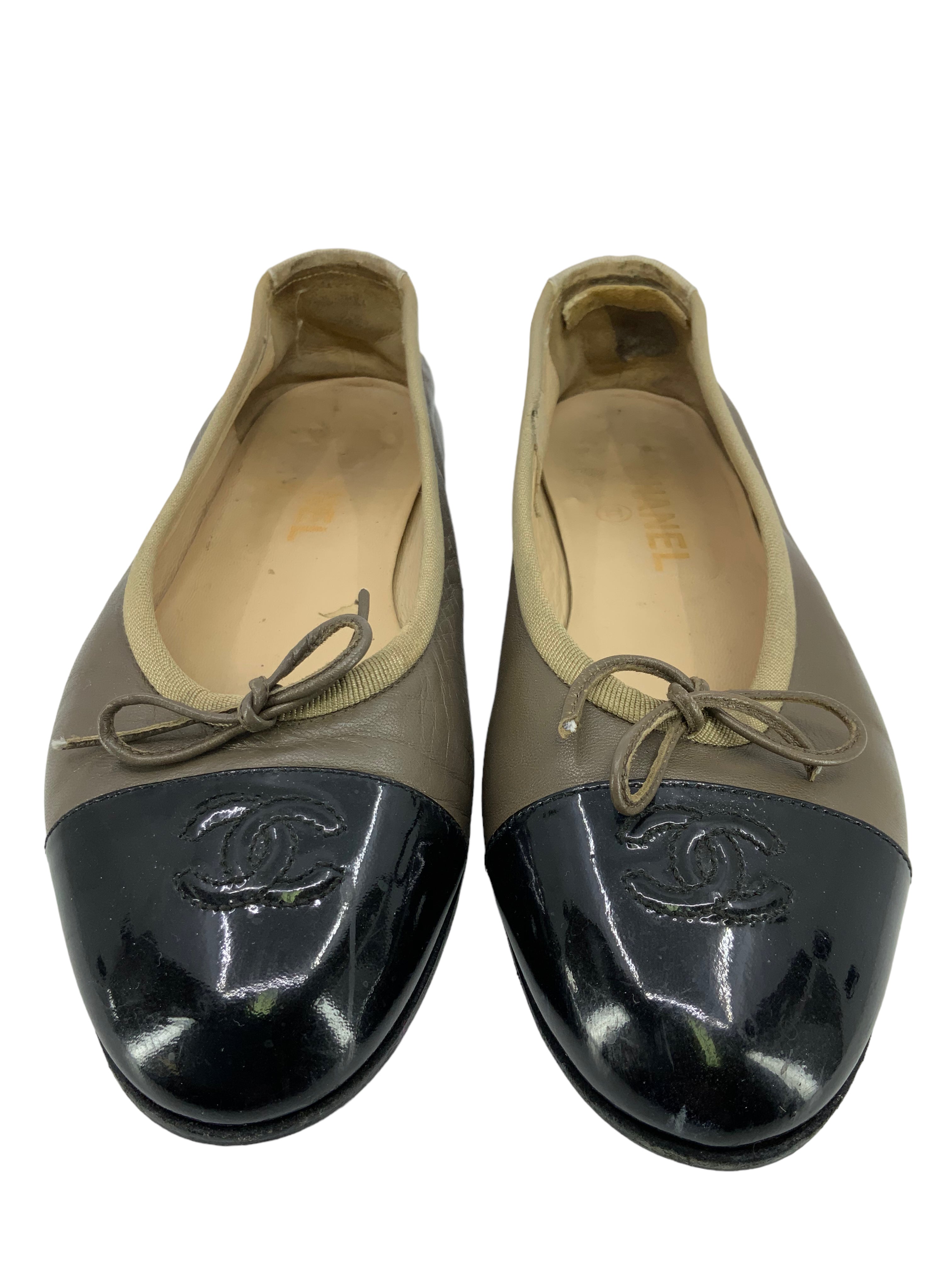 CHANEL Lambskin Leather CC Cap Toe Ballet Flats Size 8 → CHANEL Lambskin Leather Cap Toe Ballet Flats Size 8