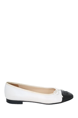 Chanel leather ballet flats, black/white, size 36.