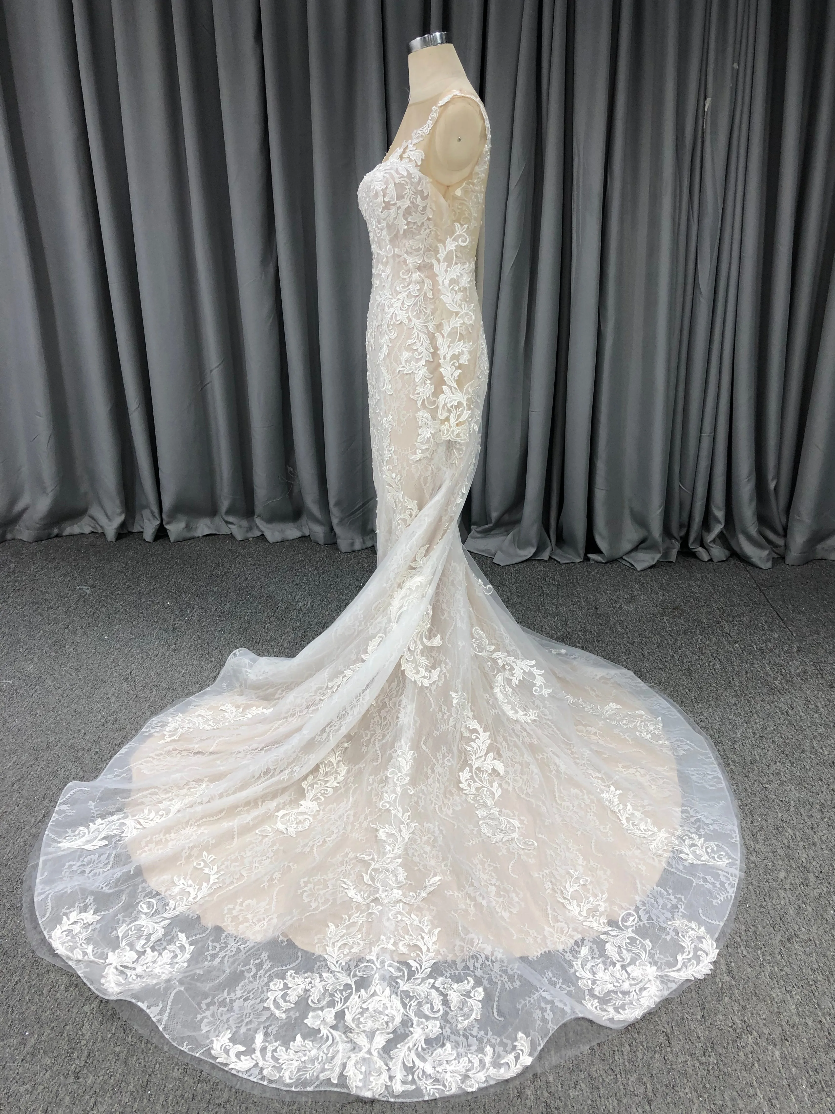 Column V Dress Sheath Lace Wedding Dress with Short Train