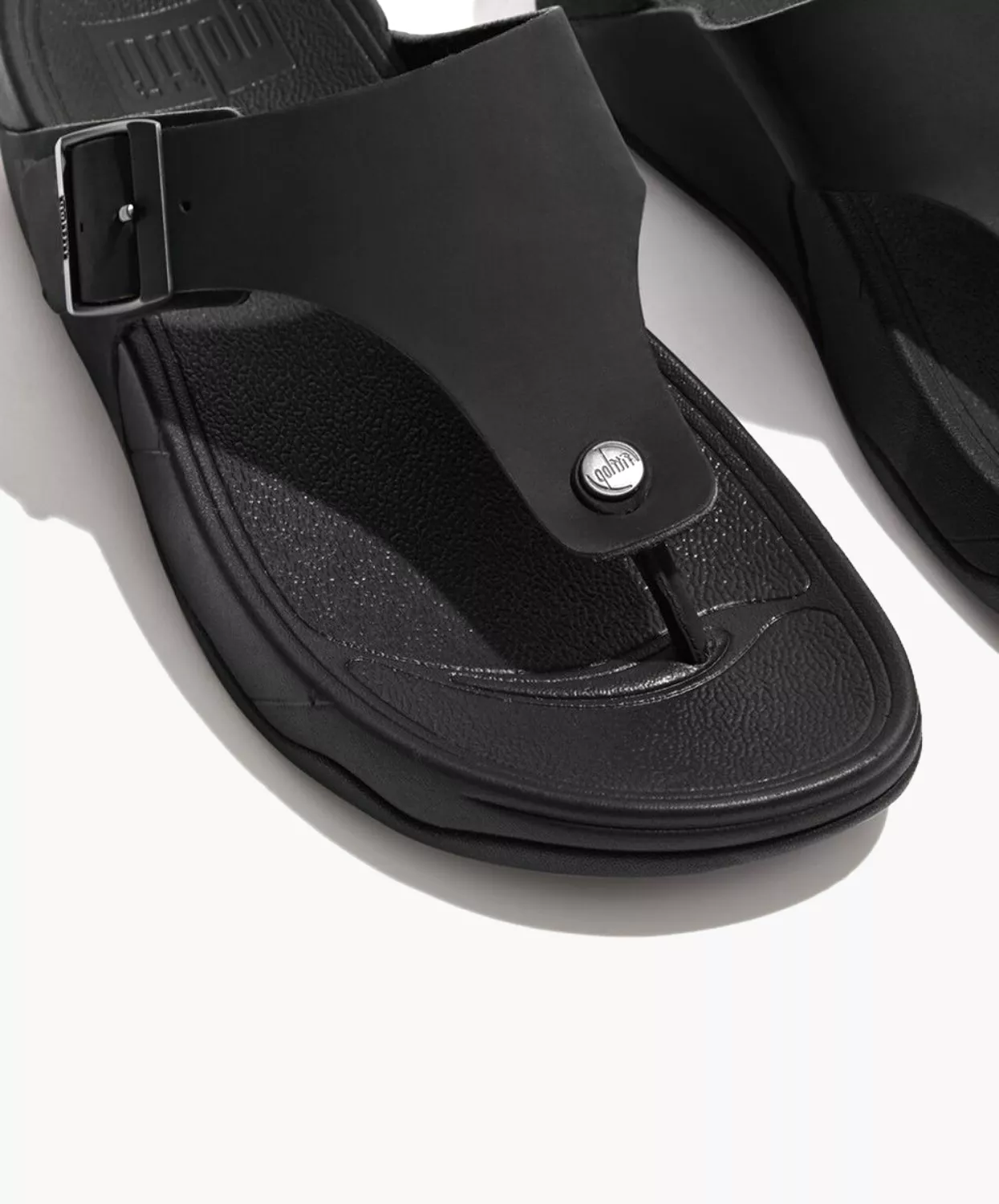 FitFlop Black Leather Toe Post Sandals for Men - Trakk II Buckle