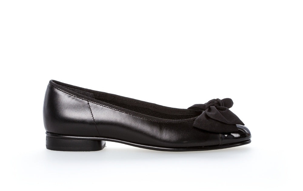 GABOR black leather ballerina shoe - Amy with bow