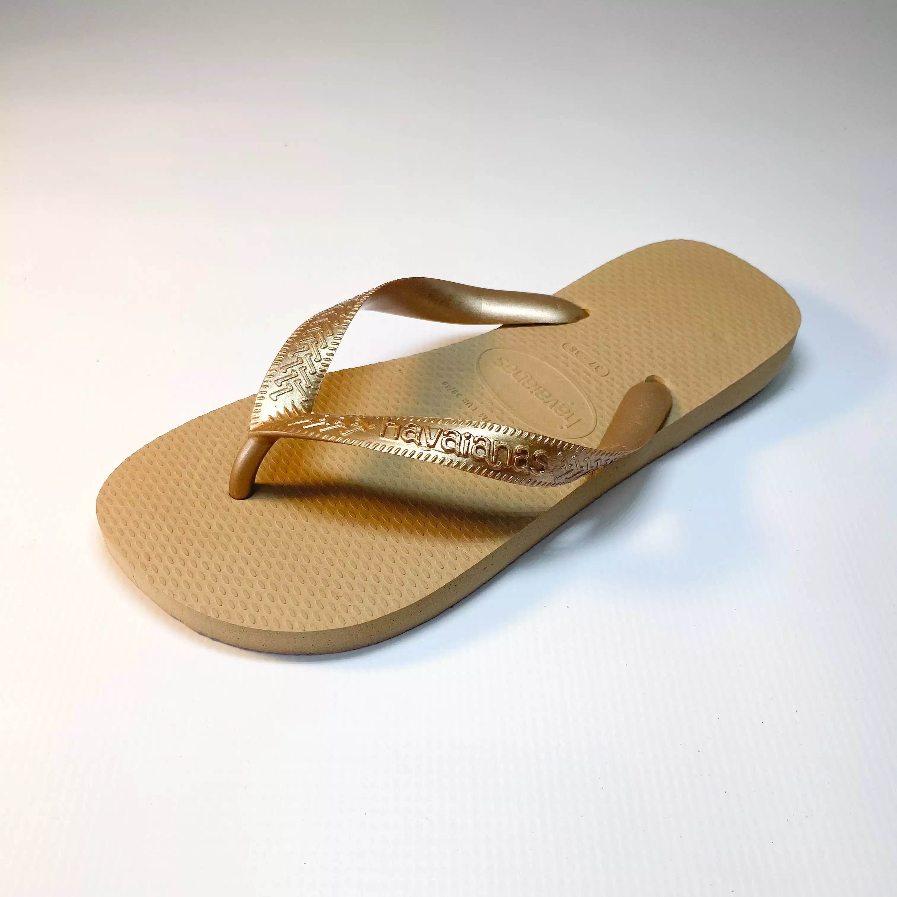 Havaiana rose gold flip flops