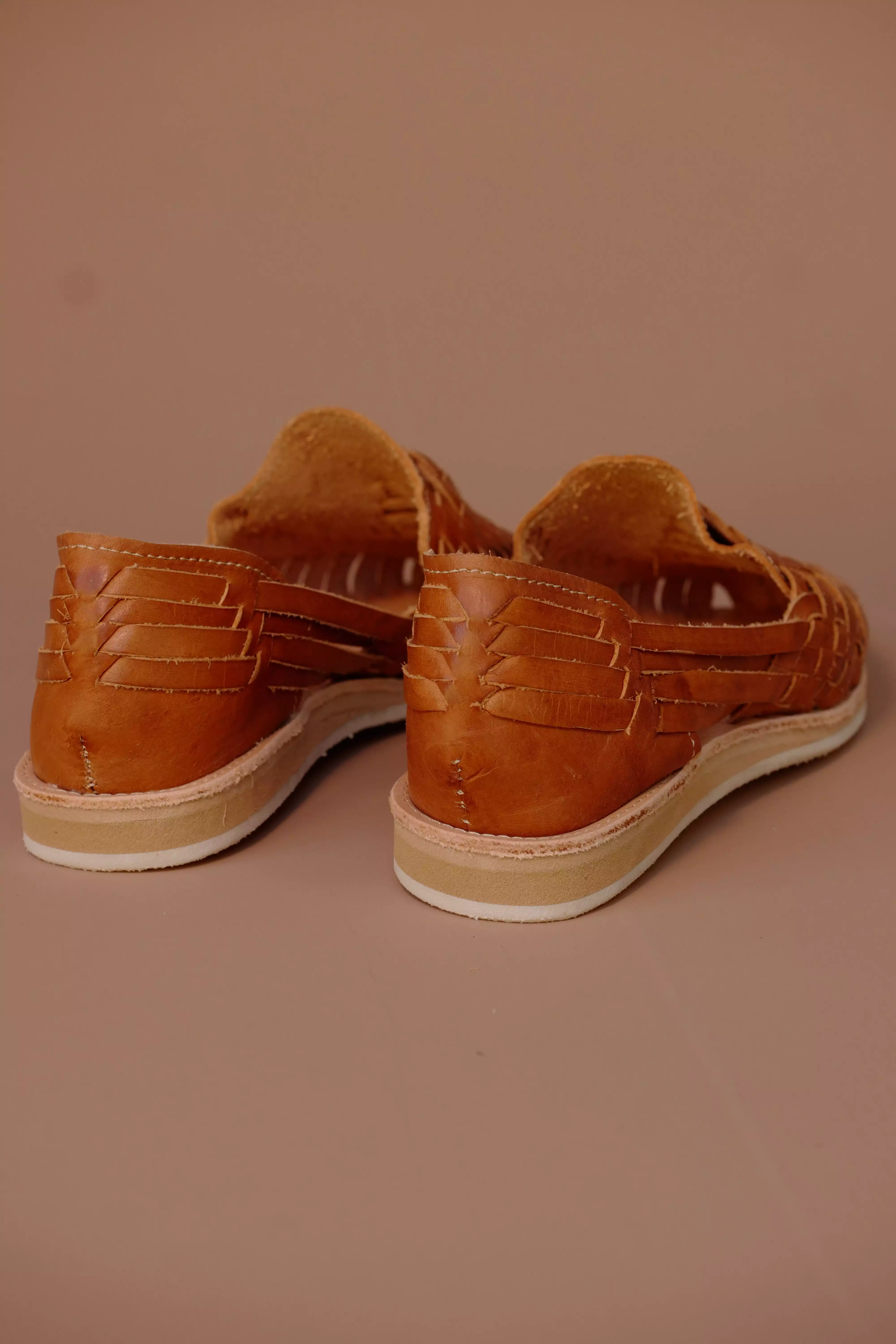 Huarache made of camel leather.