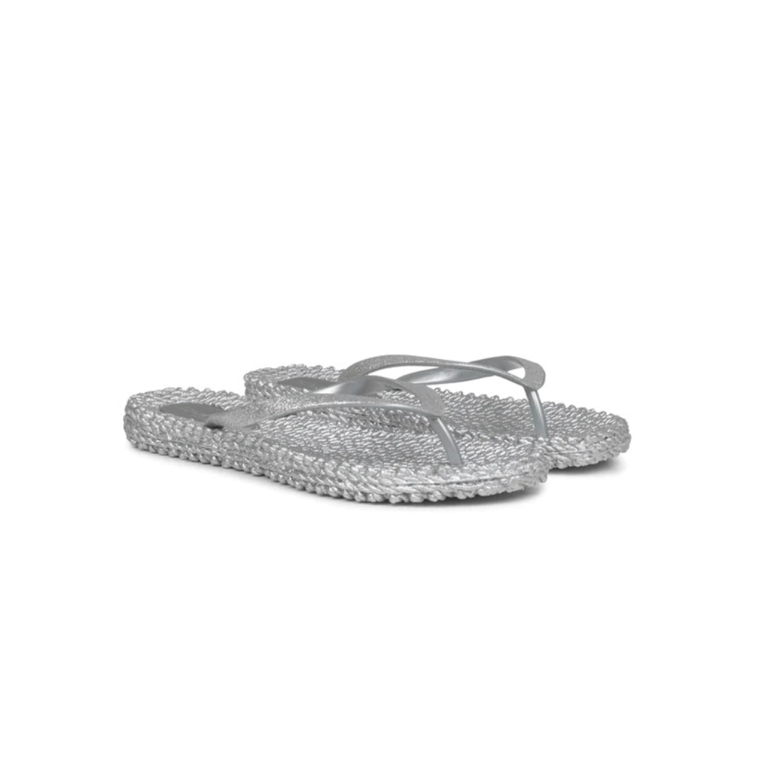 Ilse Jacobsen flip flops are great for summer styling.