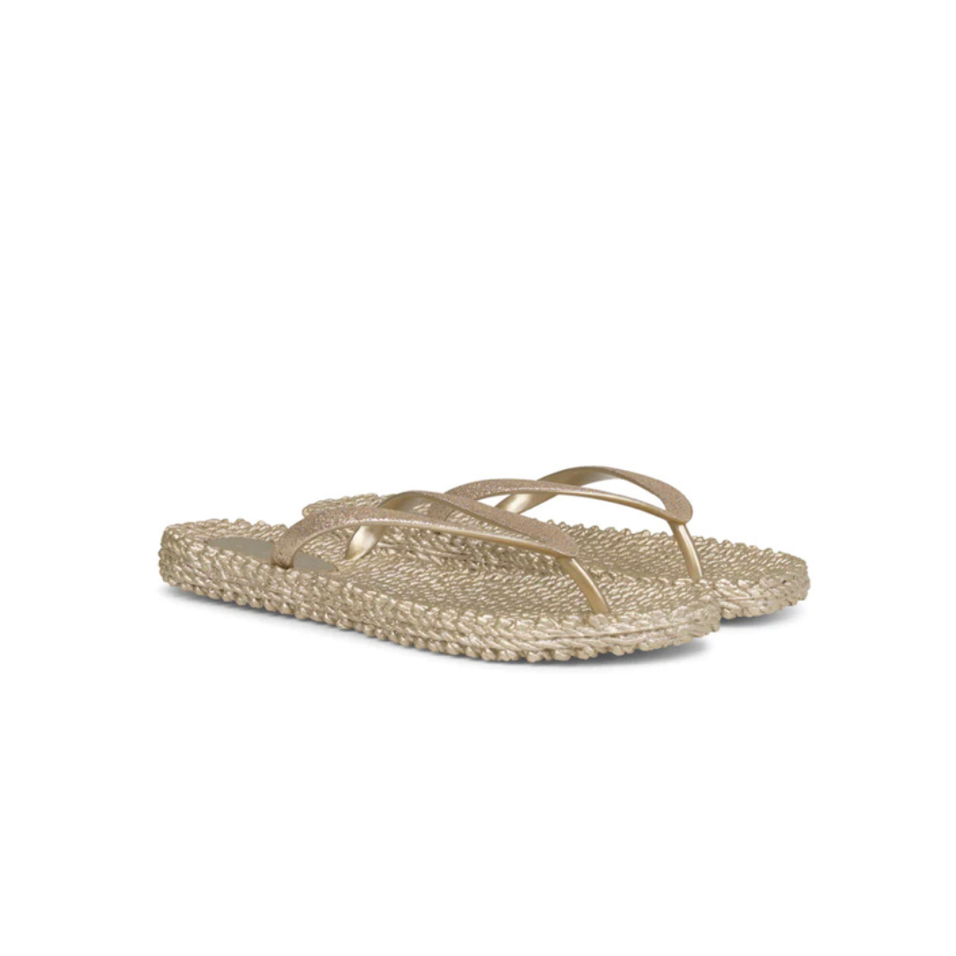 Ilse Jacobsen flip flops are great for summer styling.