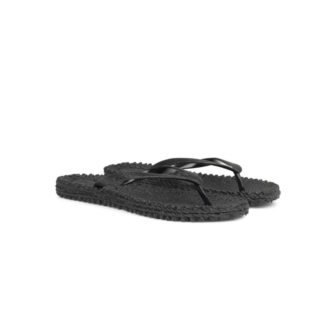 Ilse Jacobsen flip flops are great for summer styling.