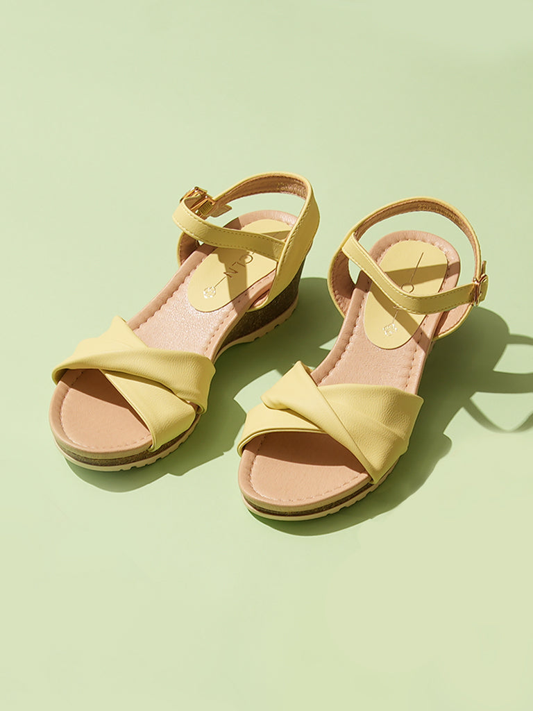 Lemon wedge sandals.