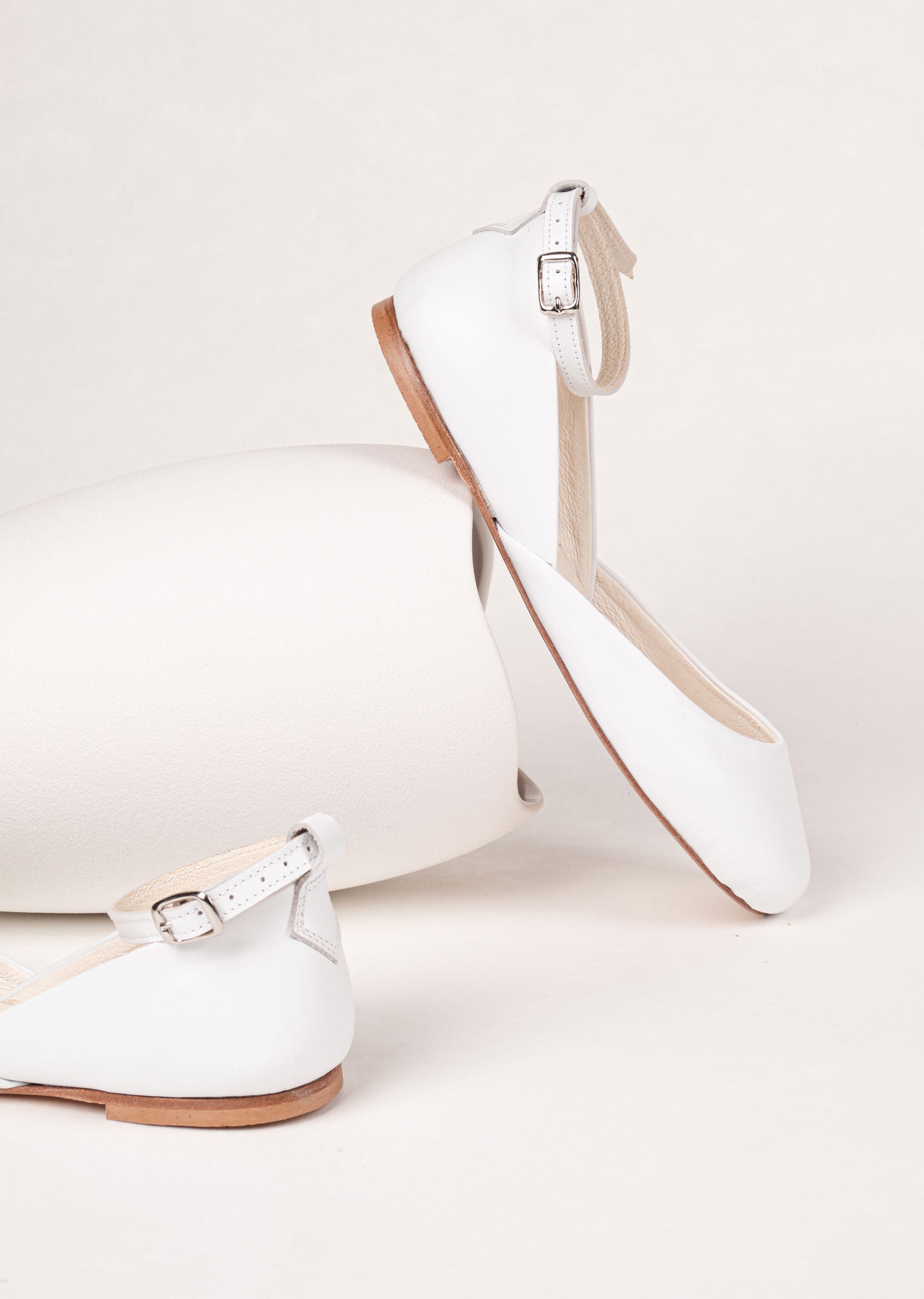 LUNA WHITE BALLET FLATS