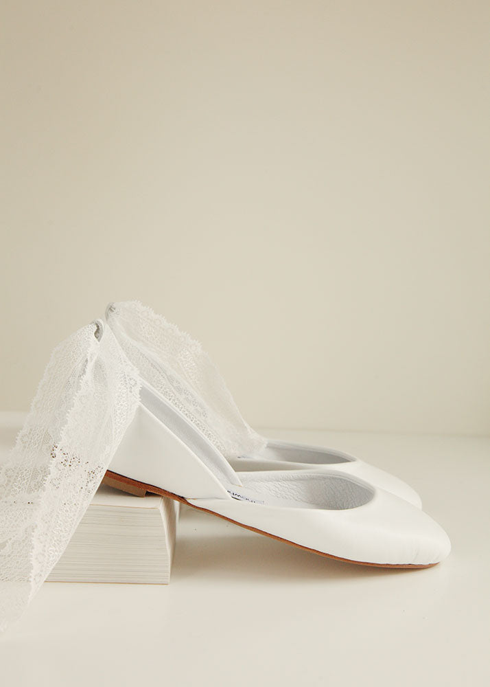 LUNA WHITE BALLET FLATS