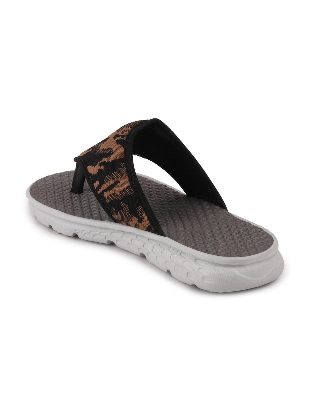 Men's printed slip-on flip-flops for casual use.