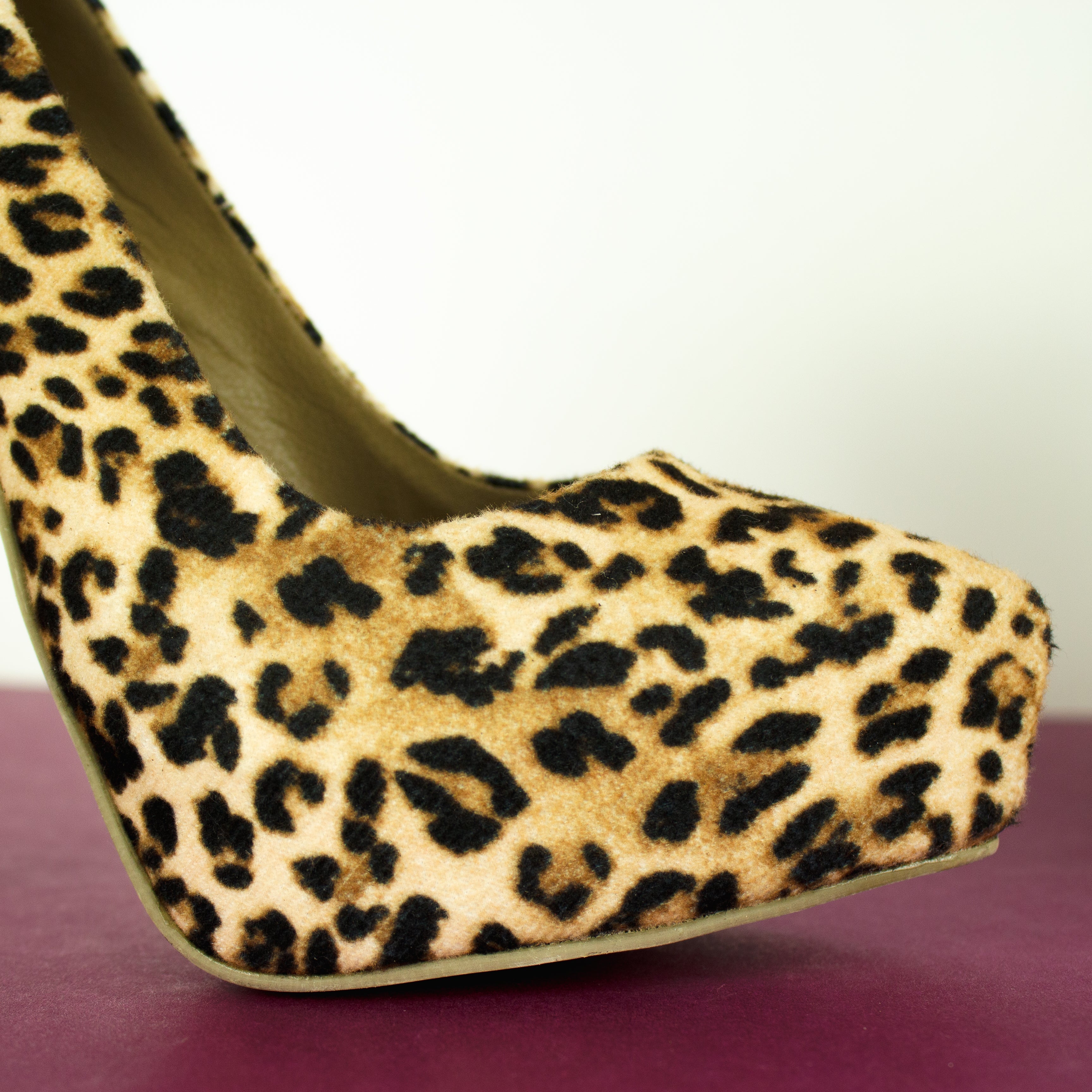 Pointed-Toe Metallic Heel Stiletto in Leopard Print