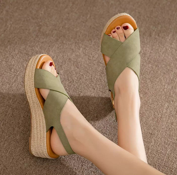 Tiosebon Flatform Wedge Sandal - Fashionable and Casual