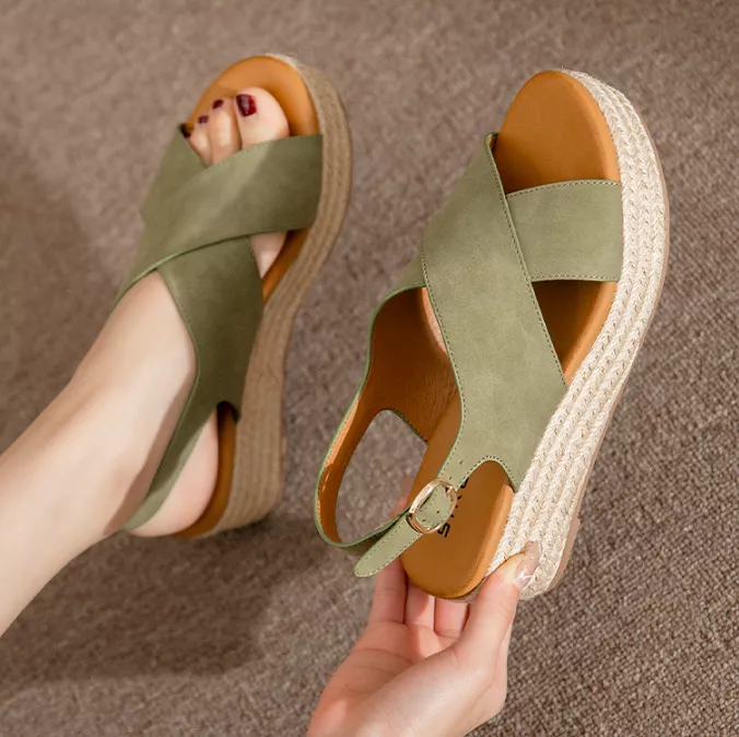 Tiosebon Flatform Wedge Sandal - Fashionable and Casual