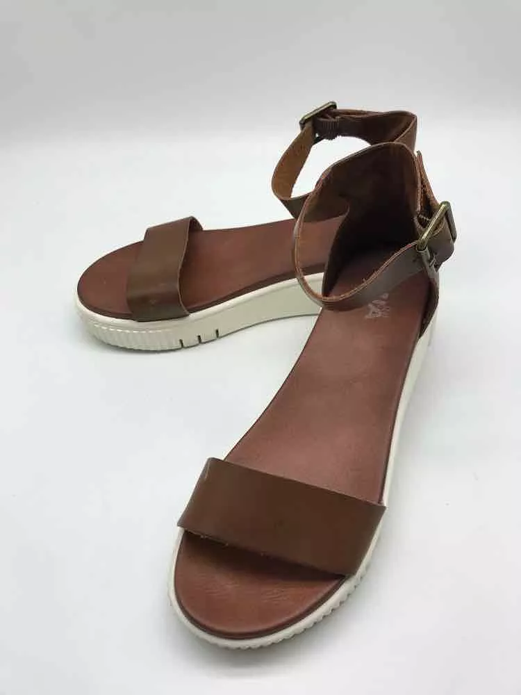 Used MIA Brown Size 8 Slingback Sandals