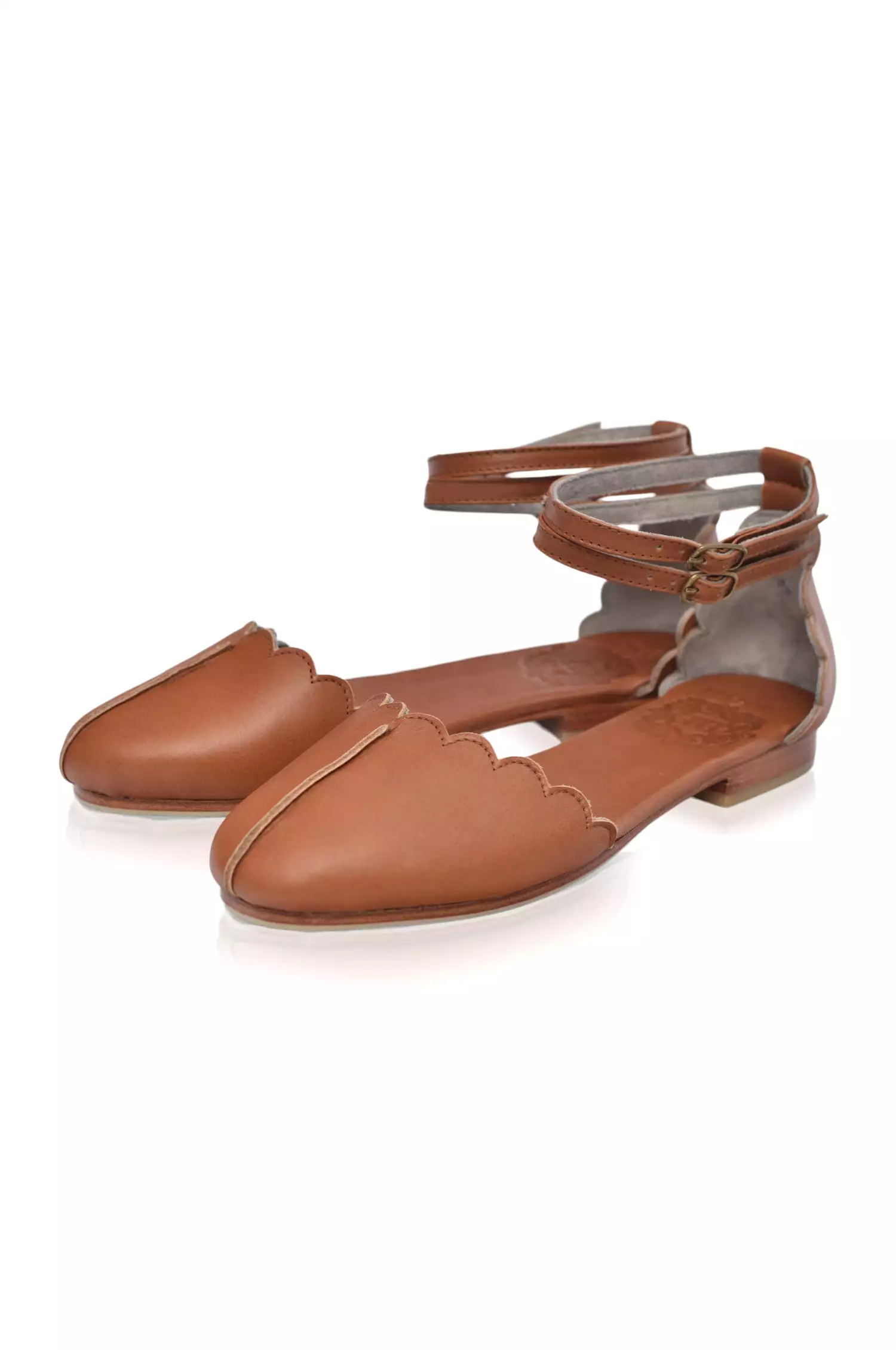 Venus Leather Flats - Shop Now - Best Prices - Free Shipping.