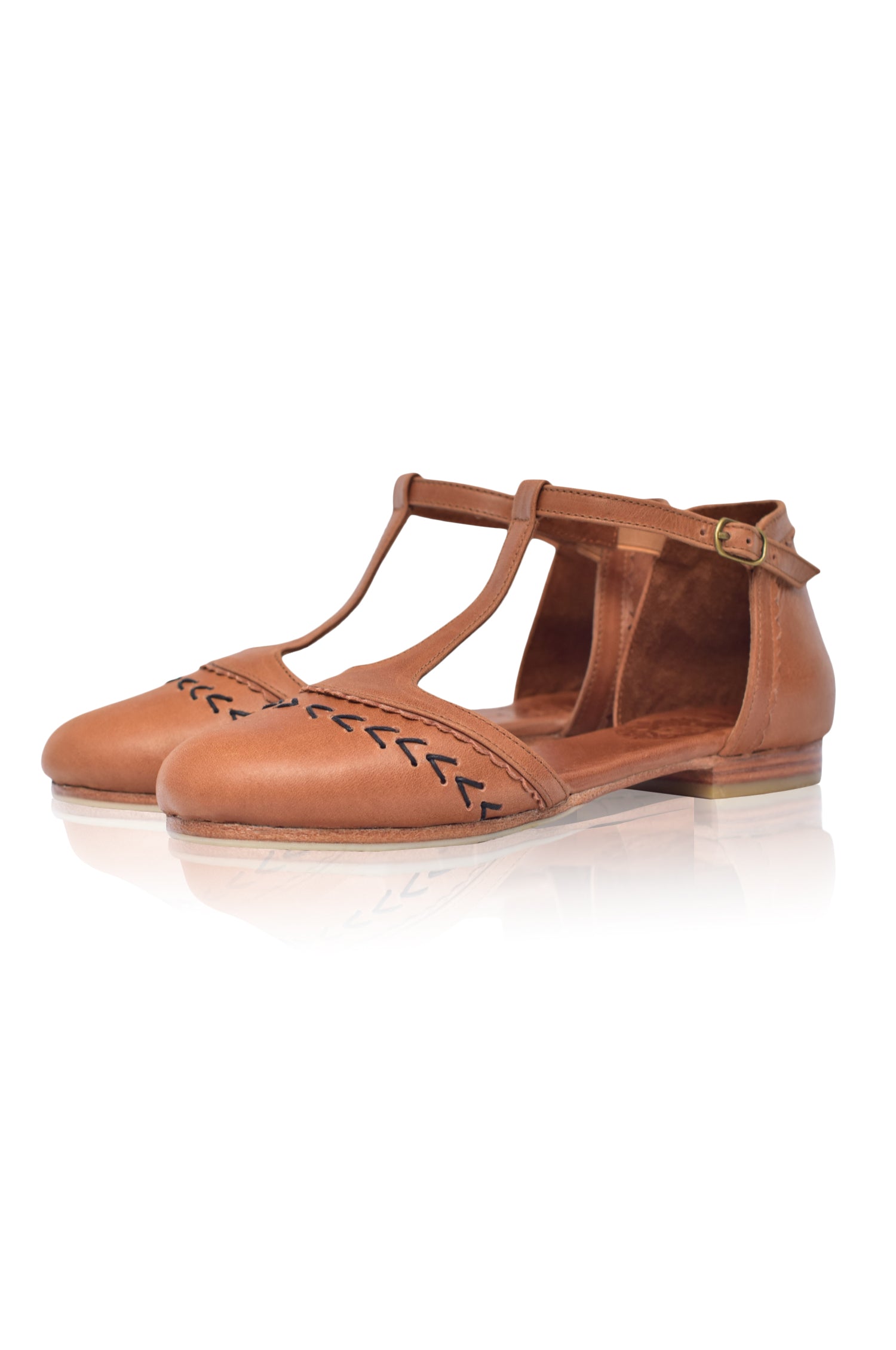 Wonderland T-strap Leather Flats - Google SEO result: Stylish Leather Flats with T-strap - Shop Now for Wonderland Flats!