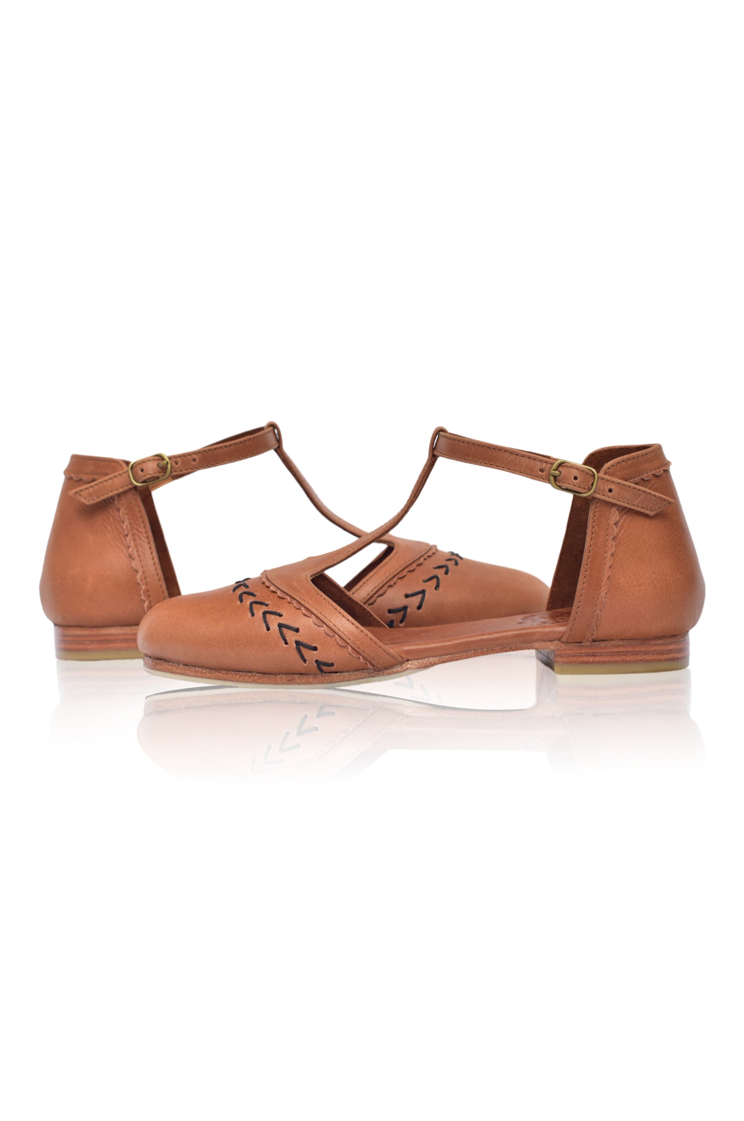 Wonderland T-strap Leather Flats - Google SEO result: Stylish Leather Flats with T-strap - Shop Now for Wonderland Flats!