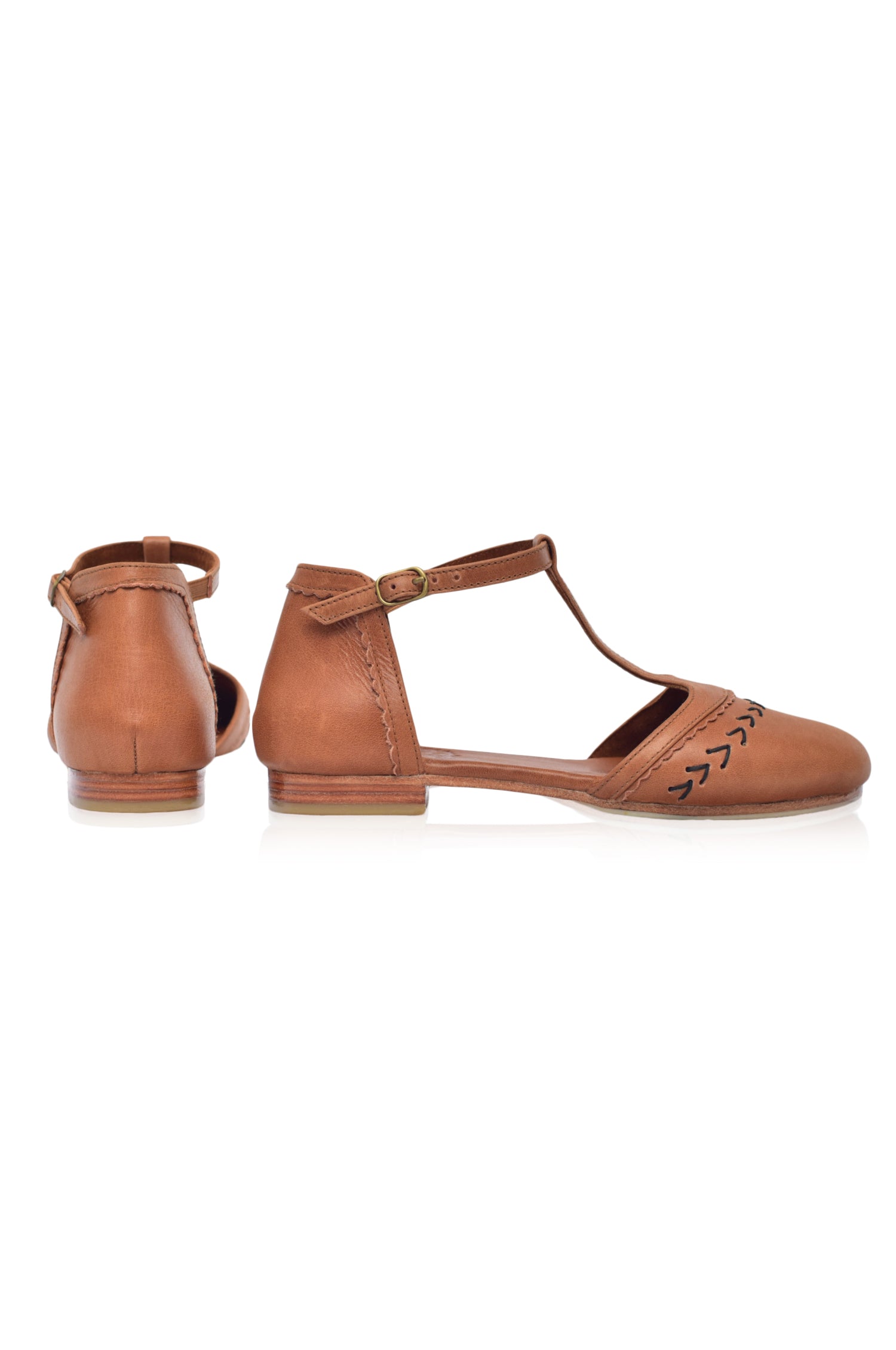 Wonderland T-strap Leather Flats - Google SEO result: Stylish Leather Flats with T-strap - Shop Now for Wonderland Flats!