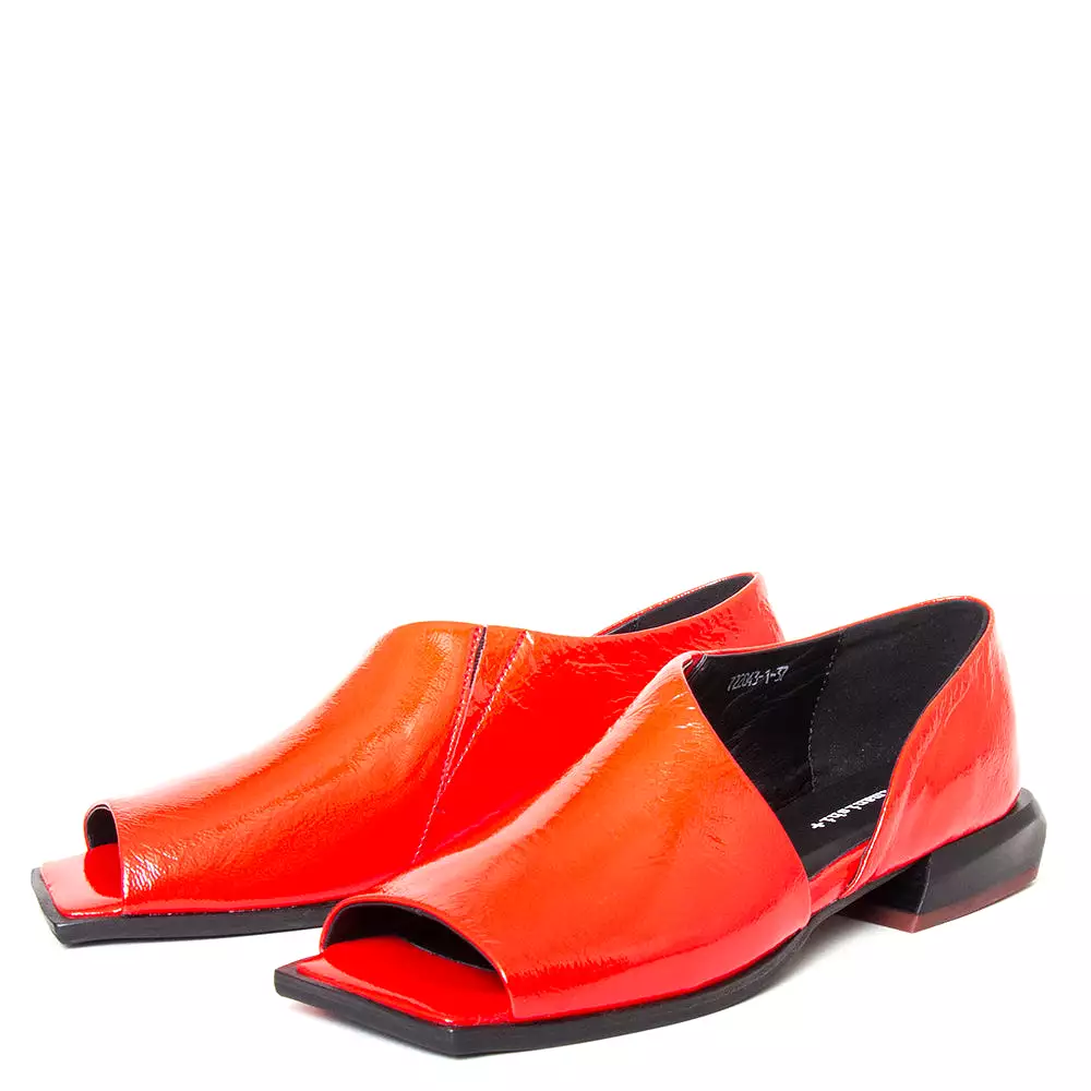 Yuki Leather Sandals for Women.